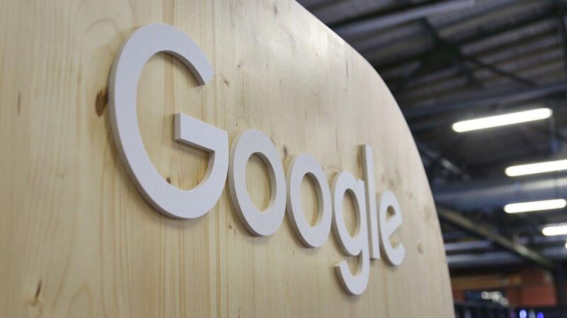 Google baut Siri-Gehirn für Apple