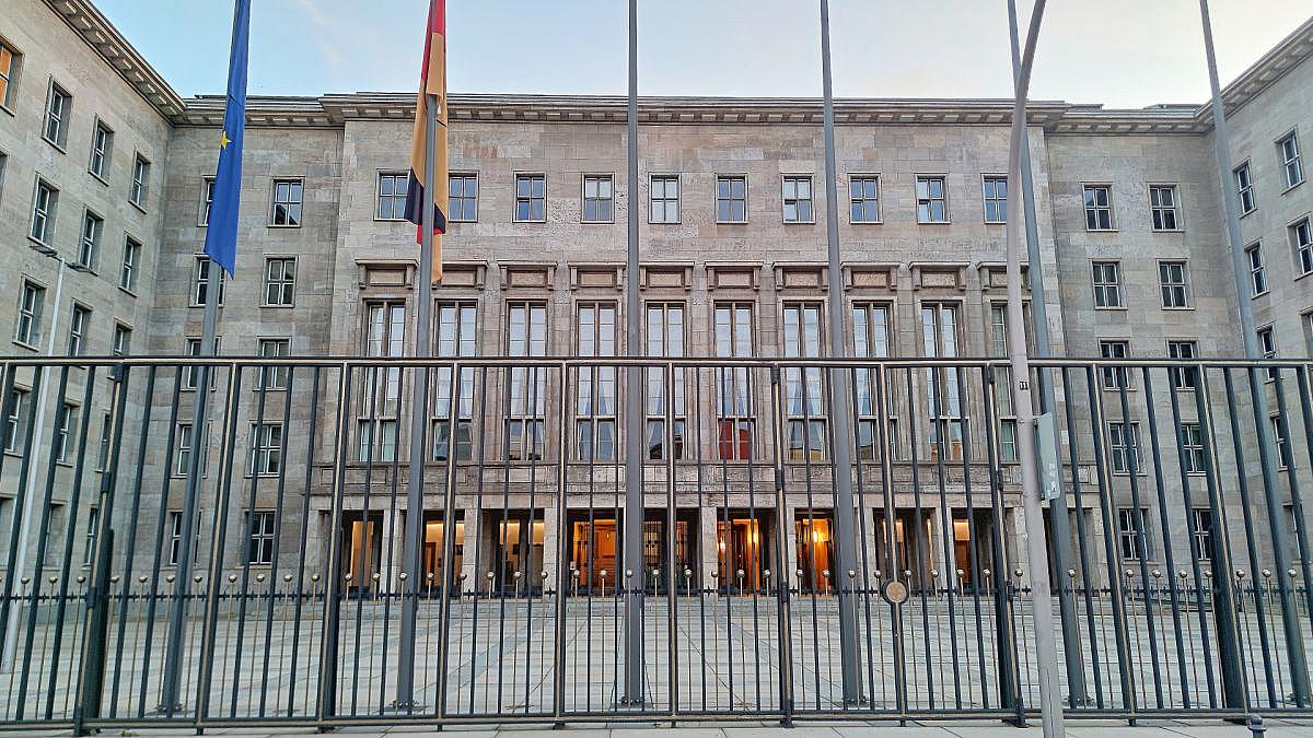 Trotz Krisen: Steuereinnahmen bisher stabil