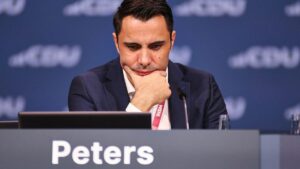 CDU-Spitzenkandidat Peters warnt vor Spritpreisanstieg nach Ende des Tankrabatts CDU-Spitzenkandidat Peters warnt vor Spritpreisanstieg nach Ende des Tankrabatts