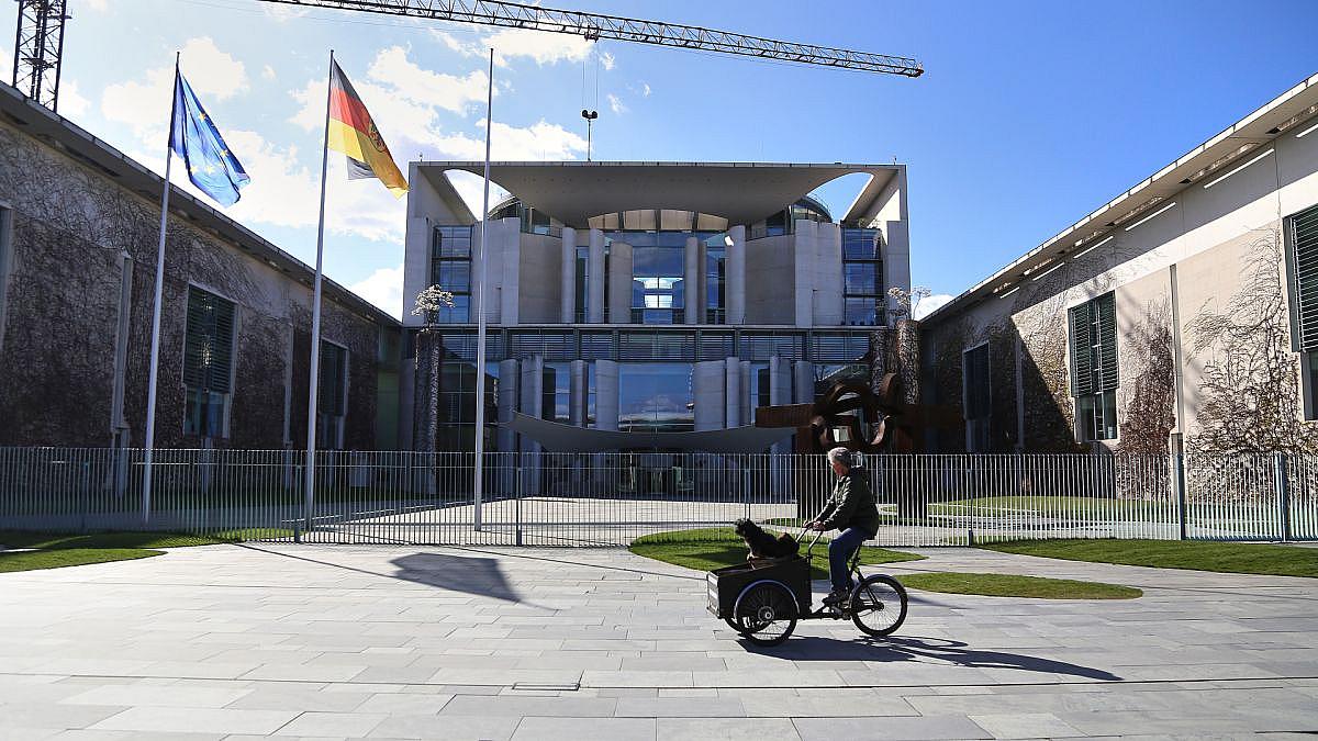 Koalitionsspitzen treffen sich mit Wirtschaft und Gewerkschaft