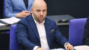 AfD-Politiker Frohnmaier verteidigt Russlandreise AfD-Politiker Frohnmaier verteidigt Russlandreise