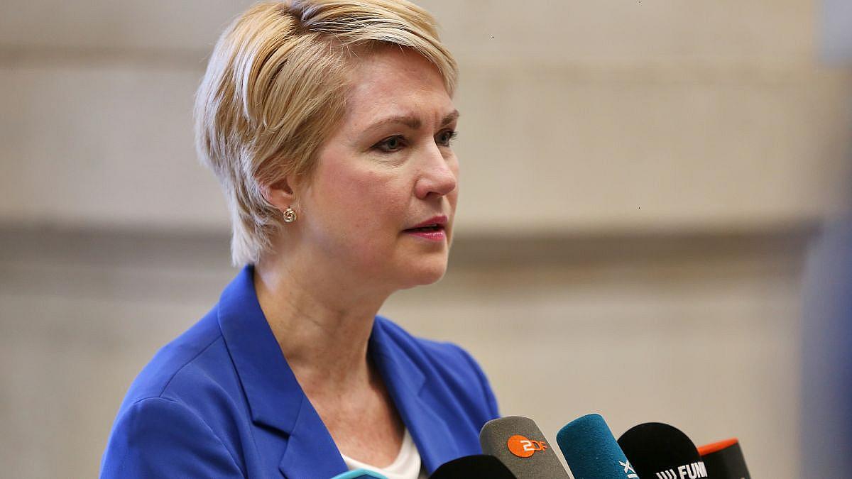 Schwesig wirft Warkens Pflegeplan schweren Fehler vor
