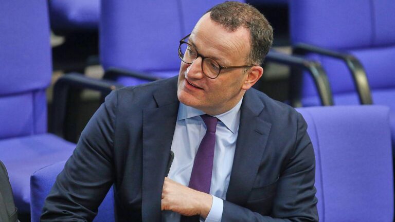 Spahn fordert flexiblere Arbeitszeitregelungen