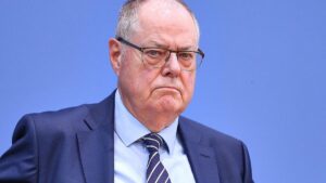 Steinbrück fordert radikalen Schuldenschnitt für Kommunen Steinbrück fordert radikalen Schuldenschnitt für Kommunen