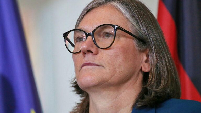 IG Metall kritisiert Bundesregierung wegen verspäteter Entgelttransparenz