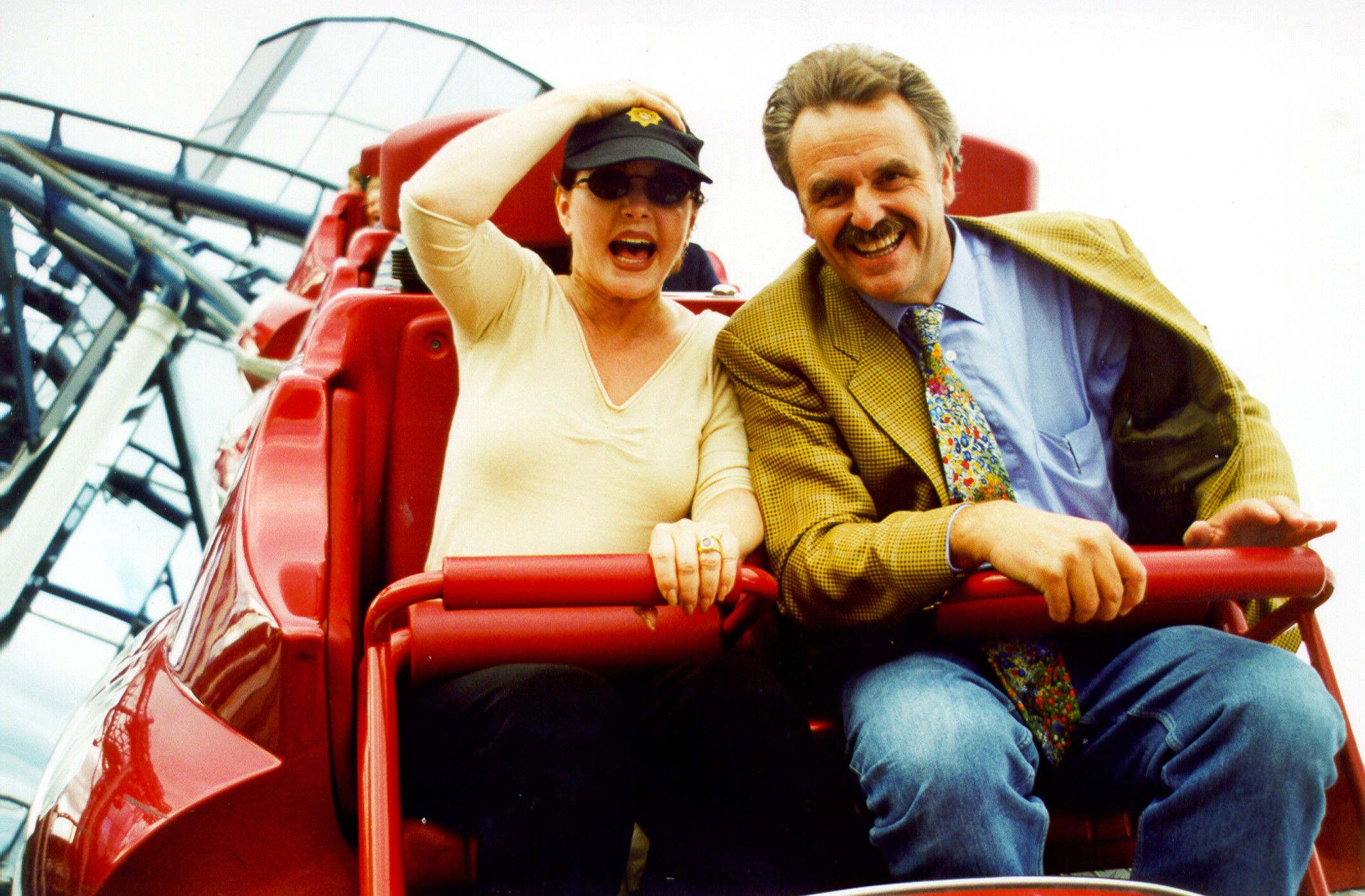 Priscilla Presley und Roland Mack während einer Fahrt mit der Euro-Mir