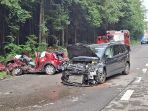 Tödlicher Unfall heute bei Oberreichenbach: 82-Jähriger stirbt nach Kollision auf der L346 Tödlicher Unfall heute bei Oberreichenbach: 82-Jähriger stirbt nach Kollision auf der L346