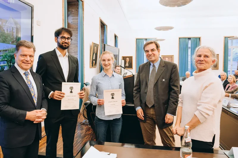 Vikash Choudhary und Lisa Haxel bei der Verleihung der Attempto-Preise 2026