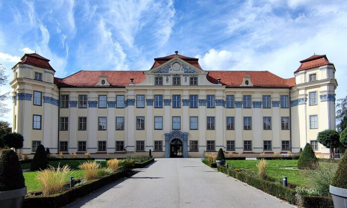 Vier Ausflüge am Sonntag: Schloss, Sterne, Garten und Herbstwald Vier Ausflüge am Sonntag: Schloss, Sterne, Garten und Herbstwald