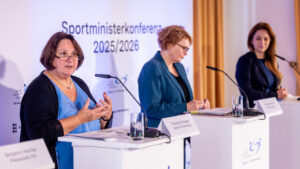 Gruppenfoto der 54. Sportministerkonferenz in Konstanz