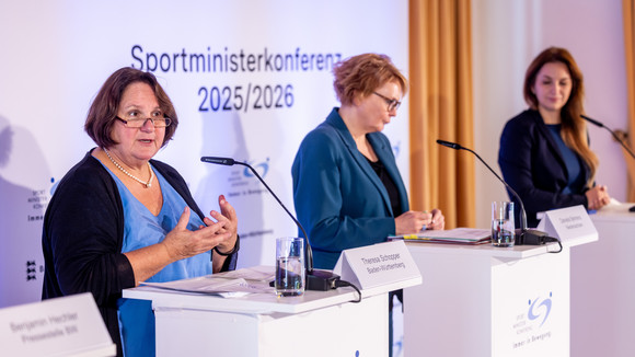 Gruppenfoto der 54. Sportministerkonferenz in Konstanz
