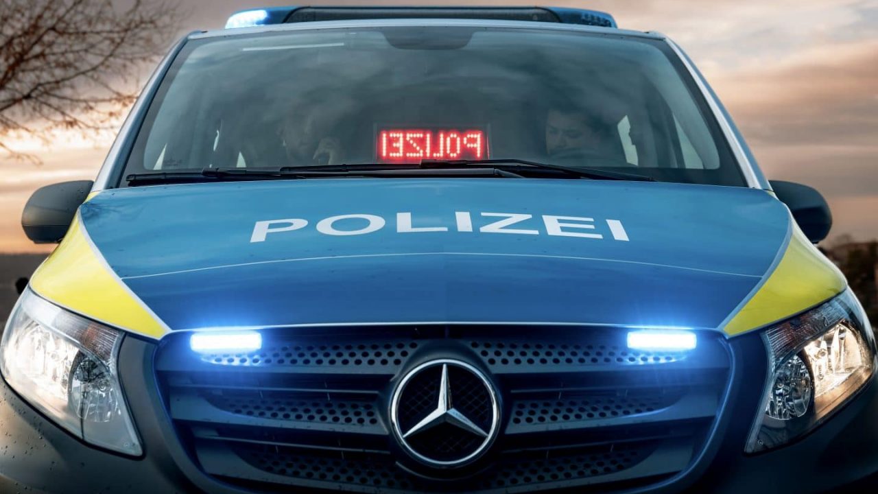 Polizeifahrzeug8-scaled